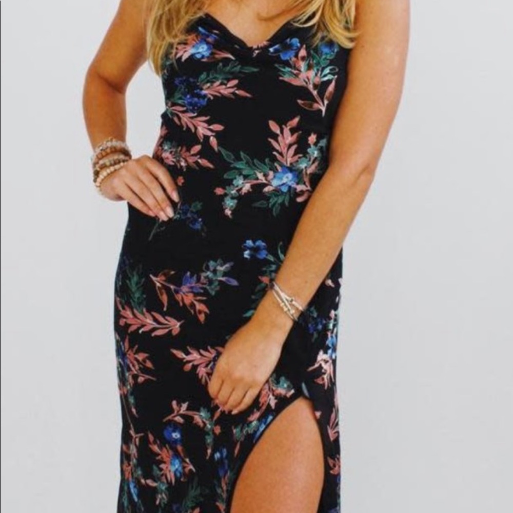 Astr the Label Gaia floral Midi dress